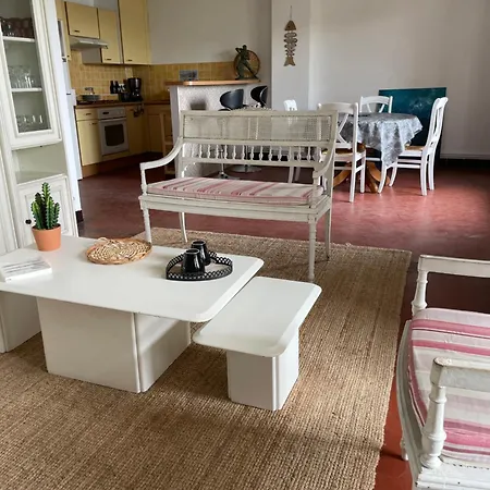Sea Apartment *