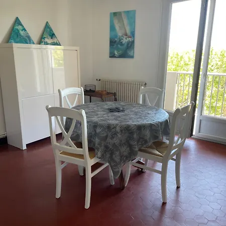 Apartment Sea