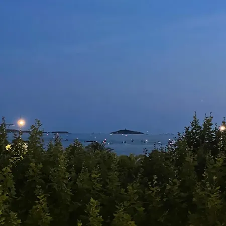 Apartment Sea